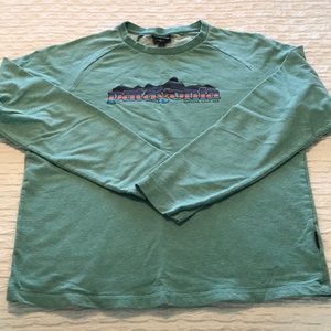 Patagonia Light Weight Sweatshirt size M